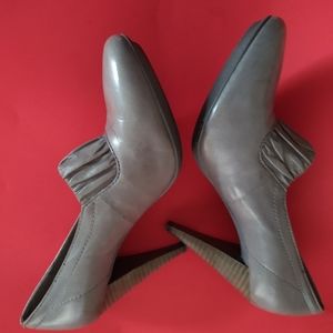 Coach heels size 5.5